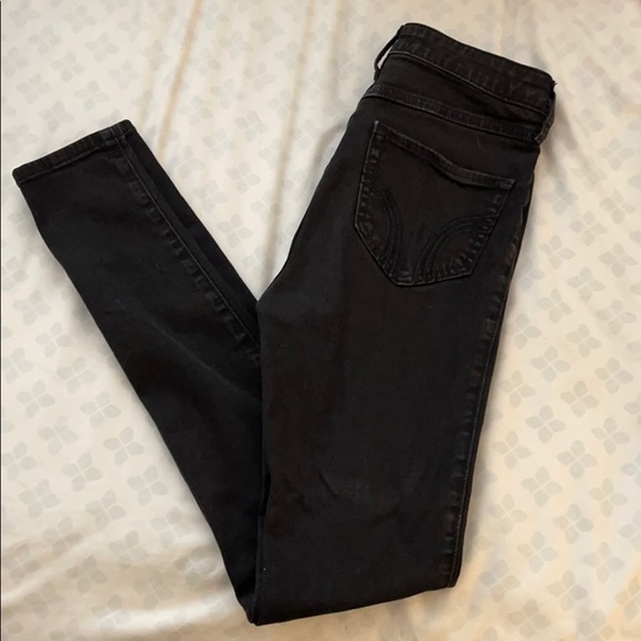 High waisted black jeans from Hollister - Picture 1 of 4